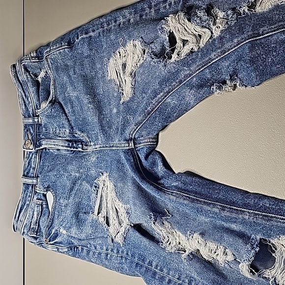 American Eagle distressed style size 4 stretch mom jeans - Picture 5 of 8